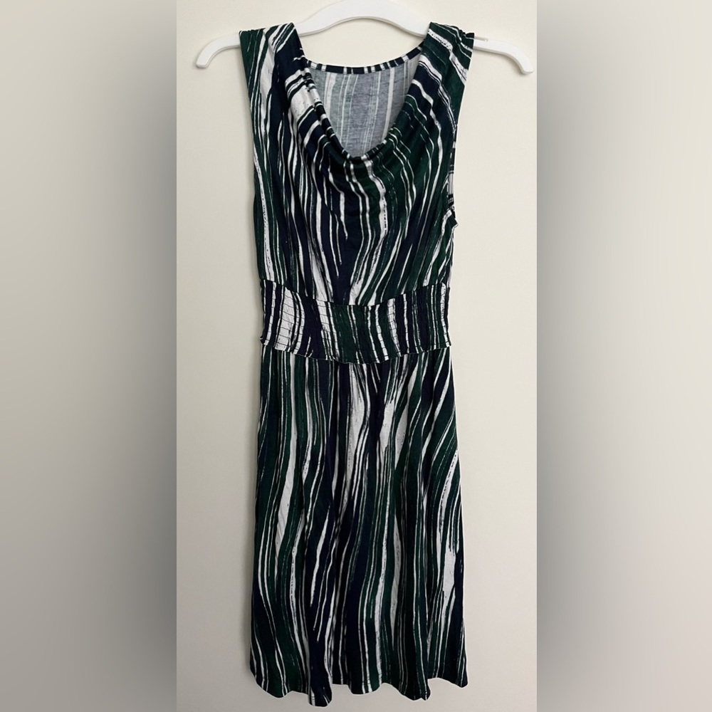 XS Sleeveless Maternity Dress by Liz Lange Maternity. EUC. Blue/Green/White